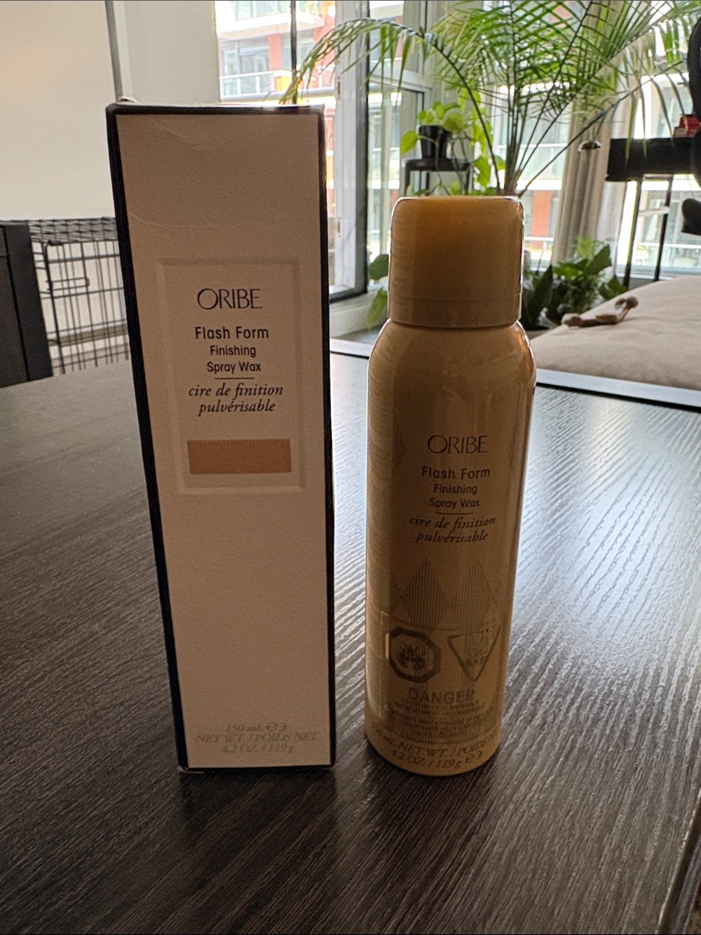 Oribe Flash Form Finishing Spray Wax – gold